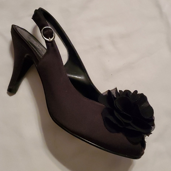 Unlisted shoe - Picture 3 of 9